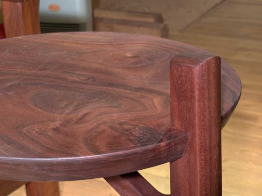 テーブルトップ、支柱への納まり