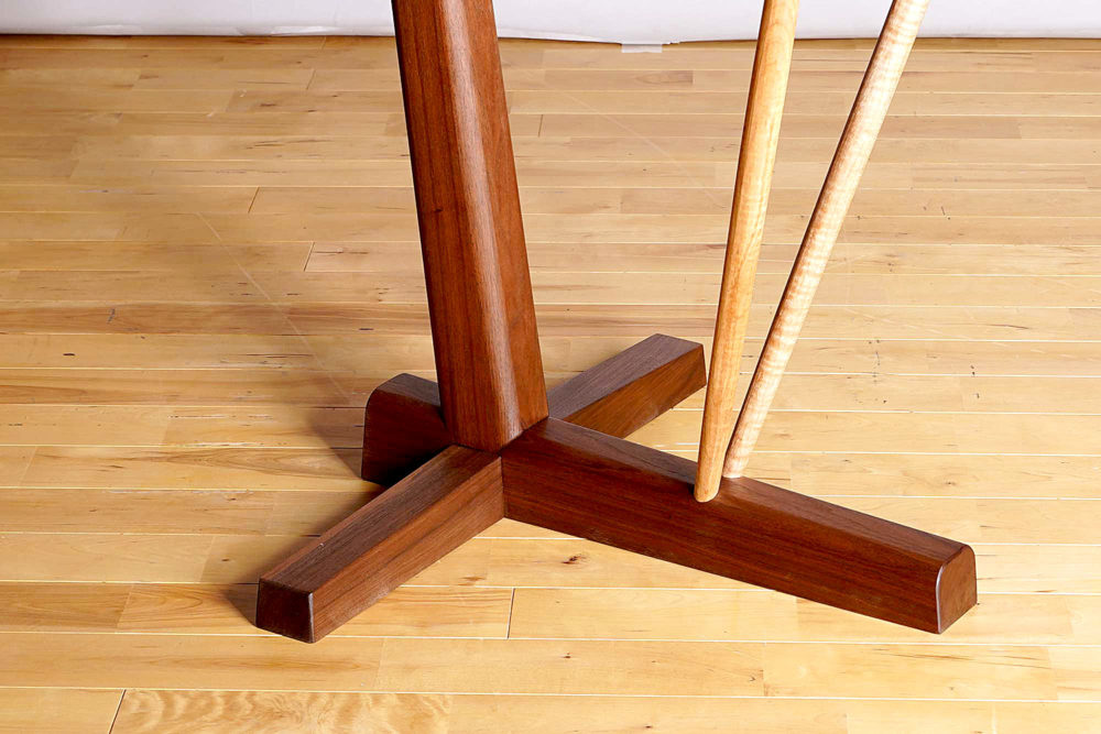 ブラックウォールナットの脚部