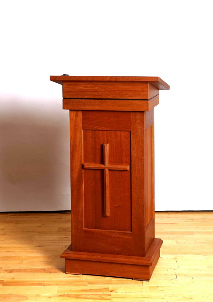 マホガニー の講壇